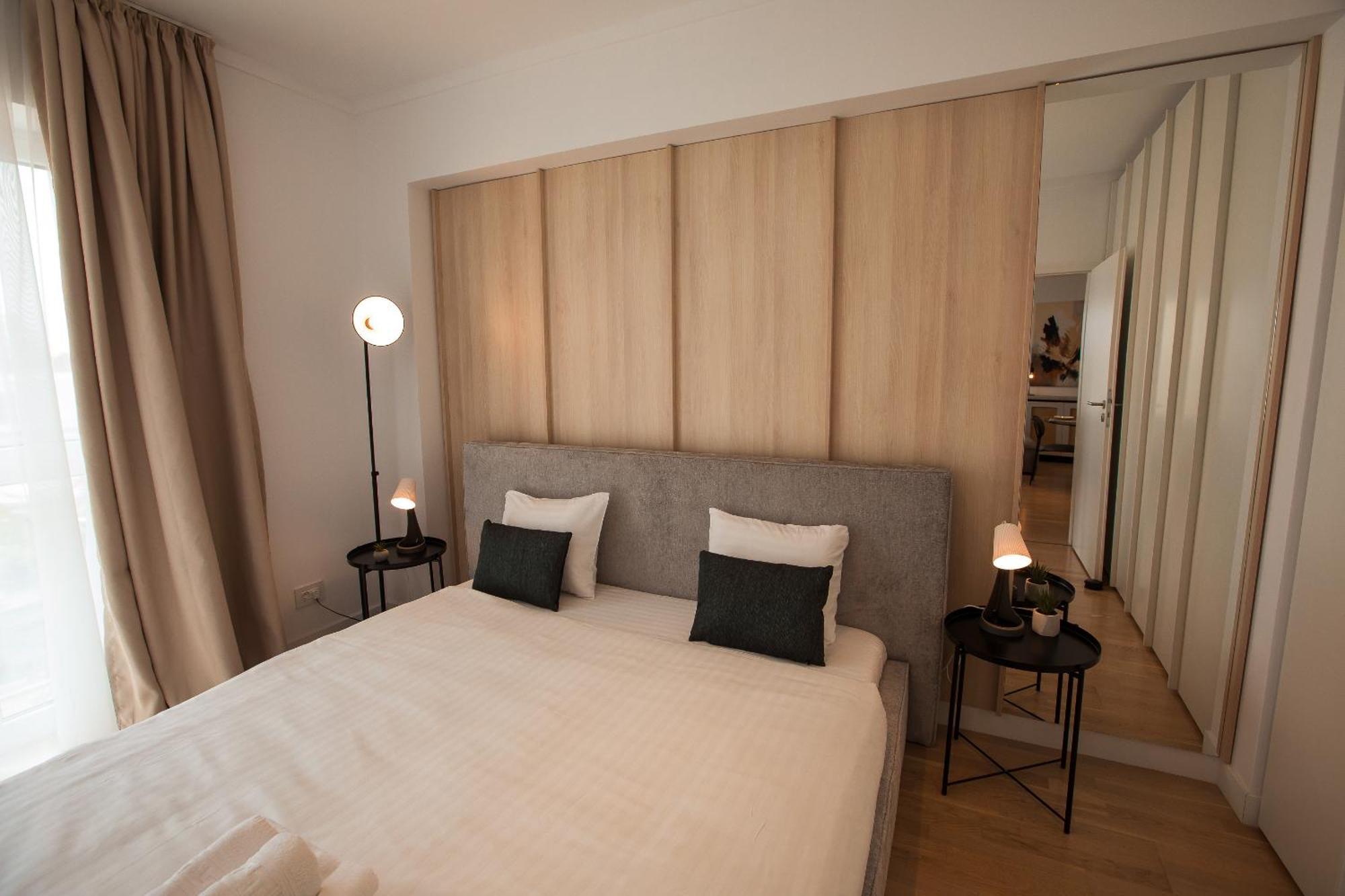 Marble Heights I 1 Bedroom With Underground Parking Apartment *
