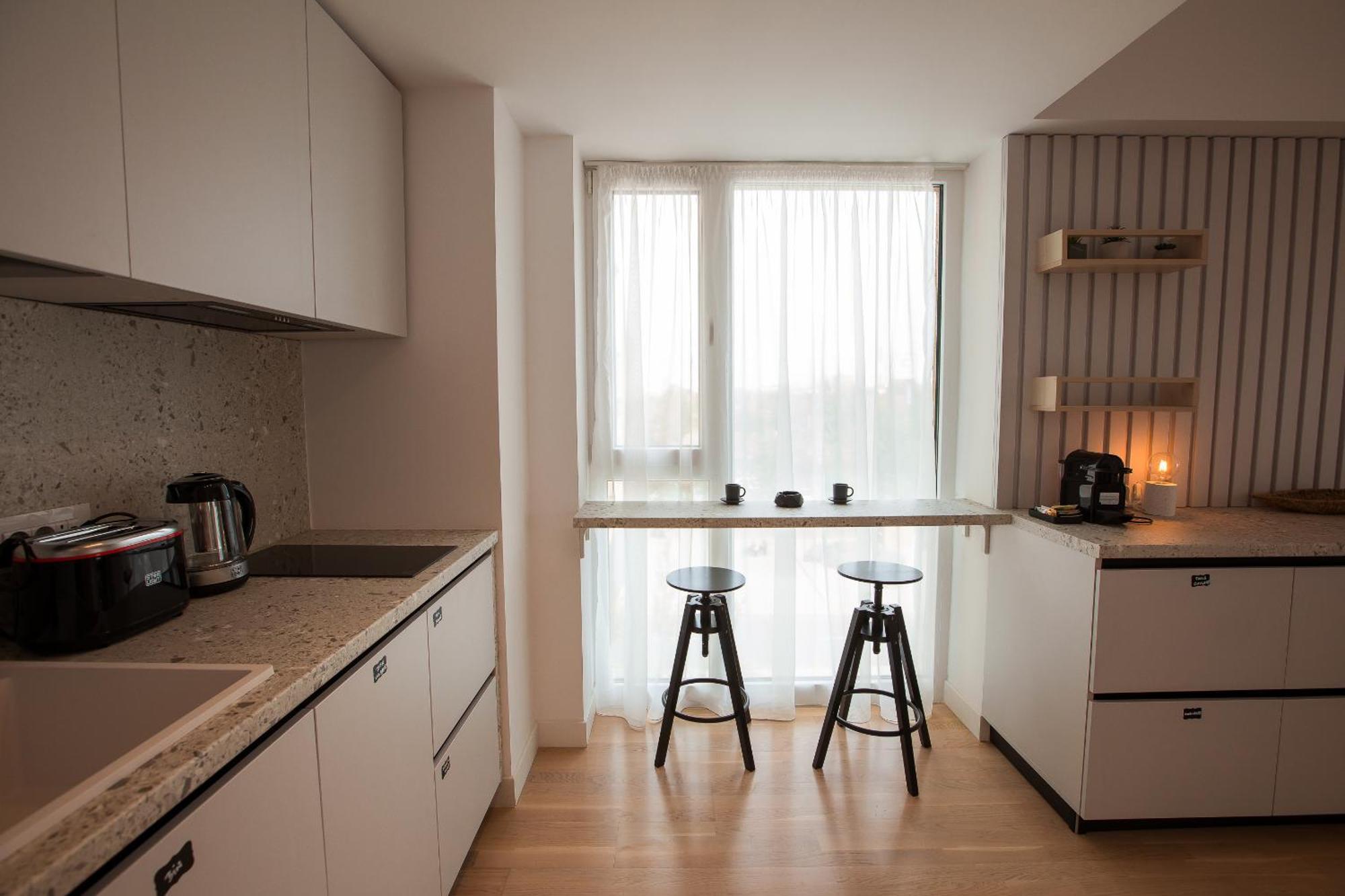 Apartment Marble Heights I 1 Bedroom With Underground Parking *