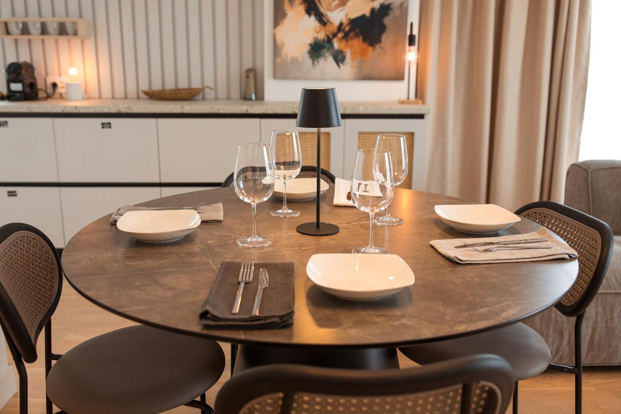 Apartment Marble Heights I 1 Bedroom With Underground Parking
