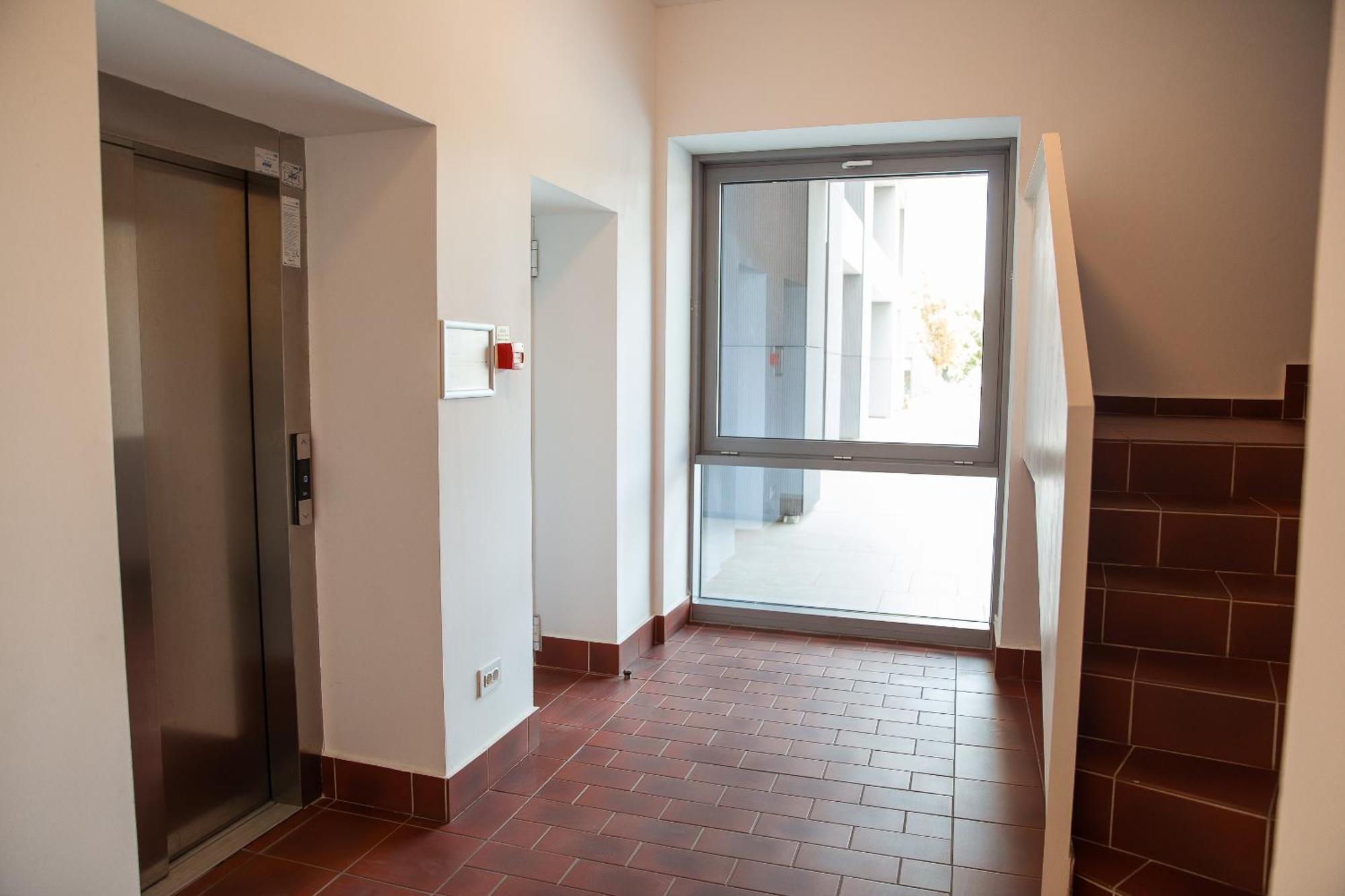 Apartment Marble Heights I 1 Bedroom With Underground Parking *